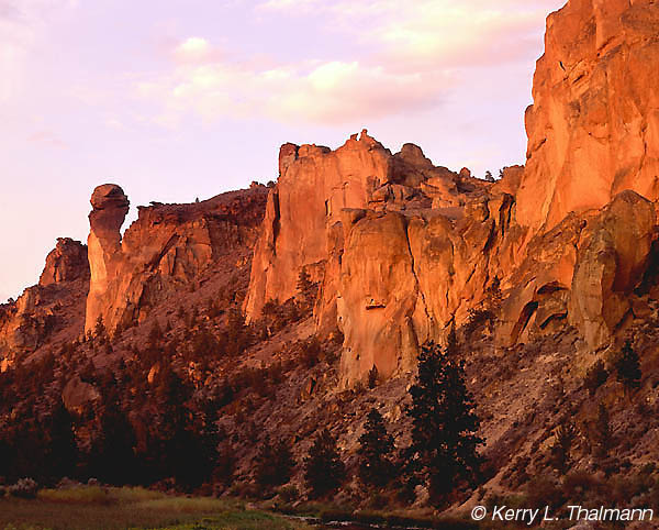 The Monkey Face at Smith Rock (75k)